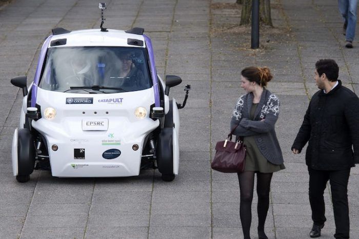 Luz verde para el inicio de las pruebas del vehículo sin conductor en UK